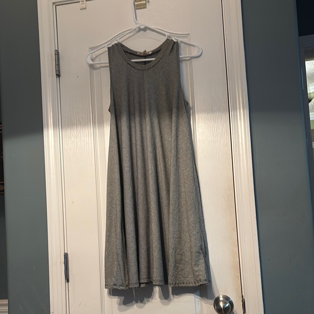 Rolla Coster Gray Sleeveless Tunic Top Women’s Large Gently Used